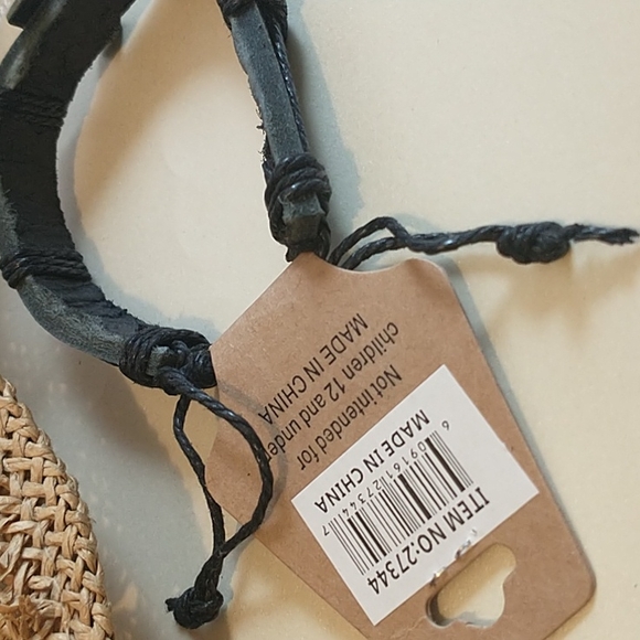 Genuine Leather Unisex Cross Bracelet! - Picture 4 of 6